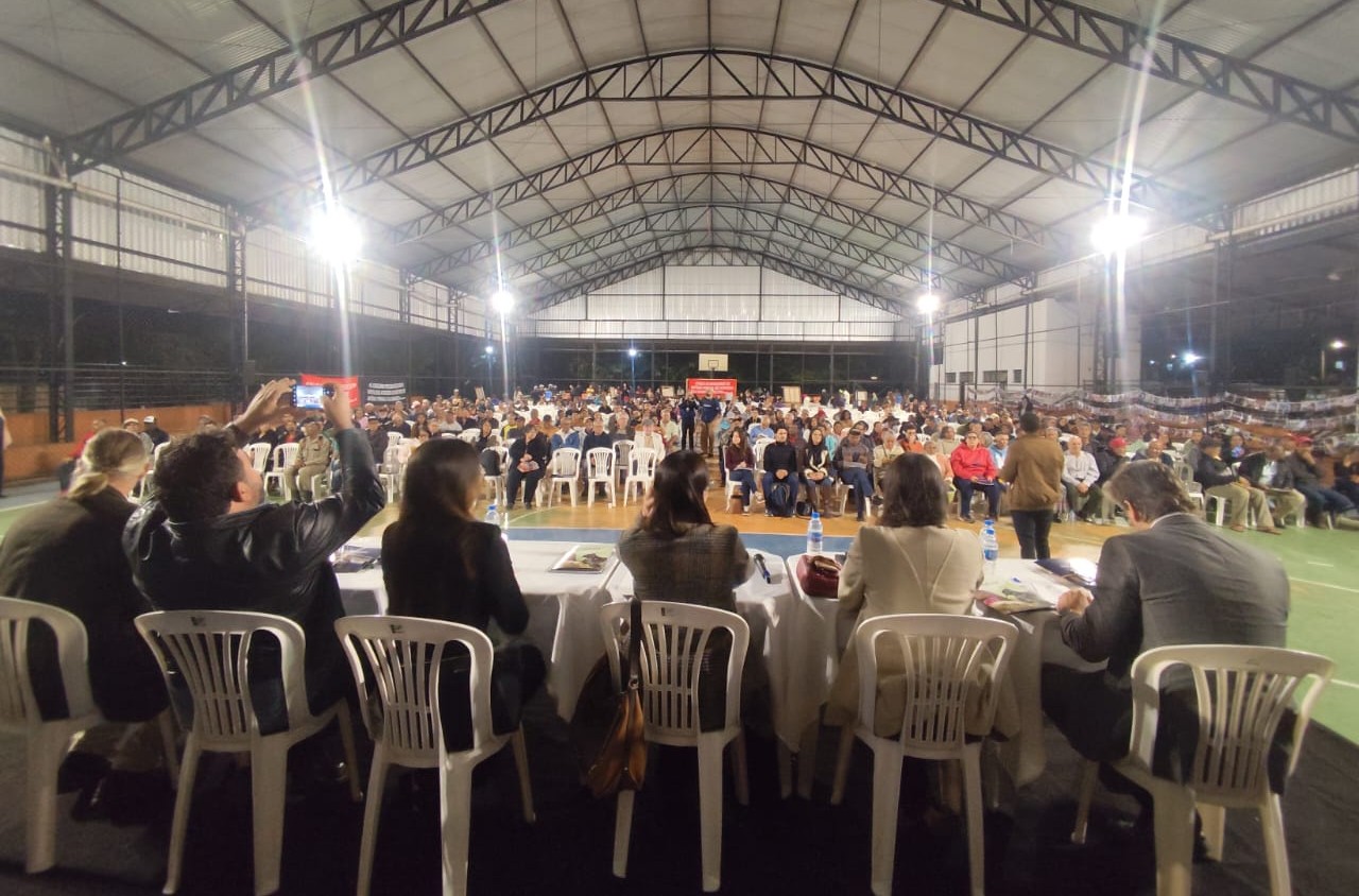 Promotores de Justiça se reúnem com a comunidade de Antônio Pereira