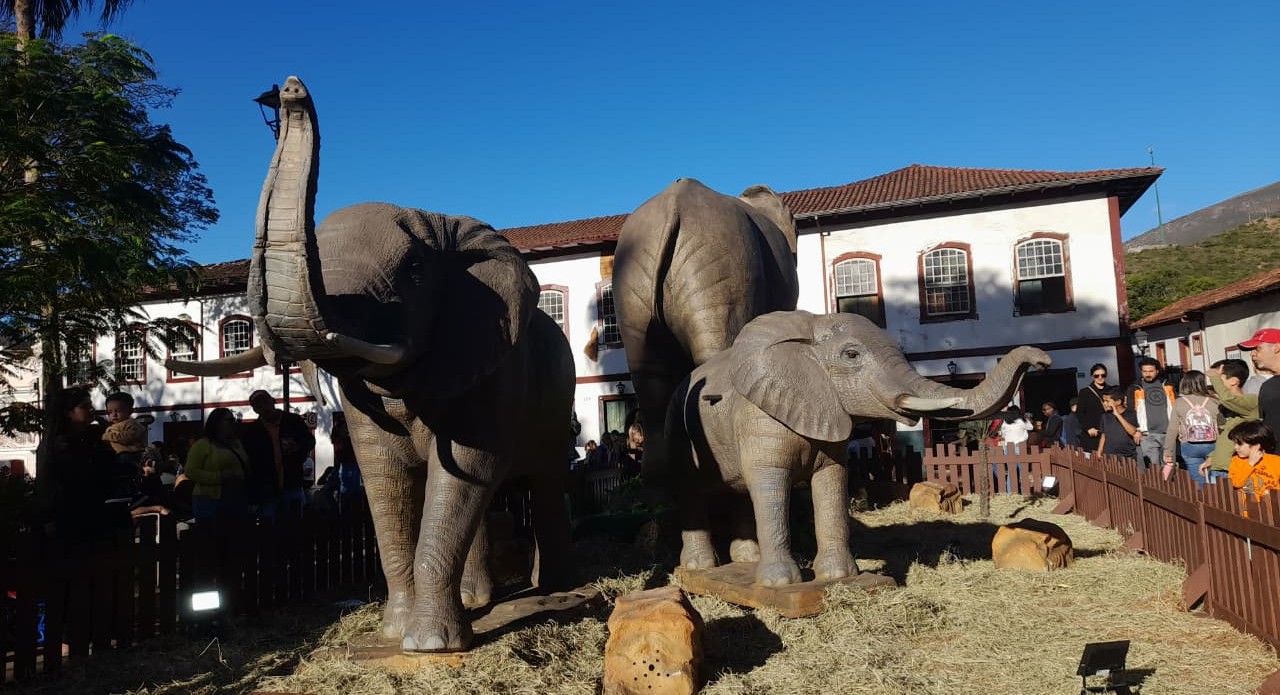 Exposição SmartZoo traz zoológico de animatrônicos para o jardim e promove a diversificação econômica