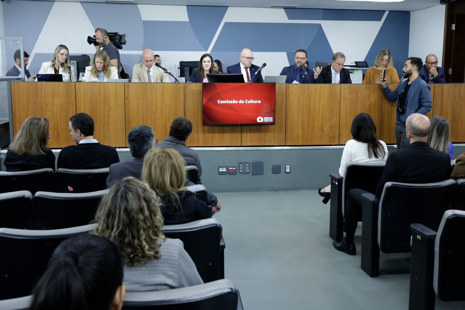 Governo presta esclarecimentos sobre acervo do Palácio das Mangabeiras